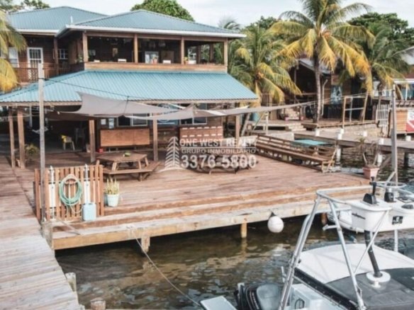 Boutique Dive Shop, Roatán in For Sales