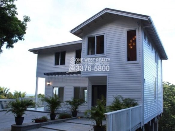 Gibson Bitght sales in Roatan, Honduras