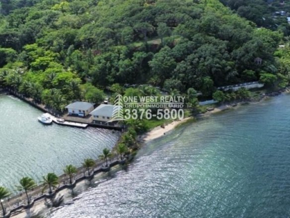 Oak Ridg, Homes and Condos 56 Acres, Roantan Honduras