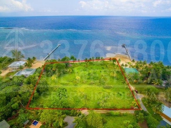 Sandy Bay Beachfront Property In Roatan