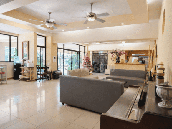 Prime Caribbean Hotel Investment in La Ceiba, Honduras – High-Visibility Highway Location